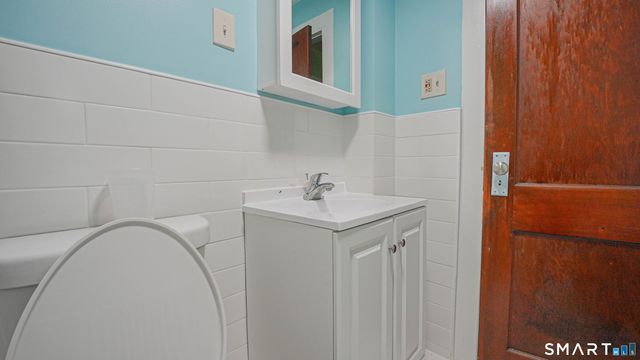 25 Richards Street, West Haven, CT 06516