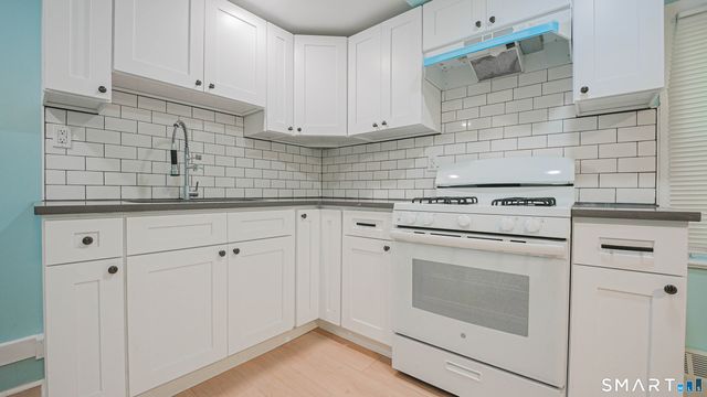 25 Richards Street, West Haven, CT 06516