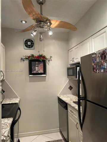 920 SW 11th Ave 9D, Hallandale Beach, FL 33009