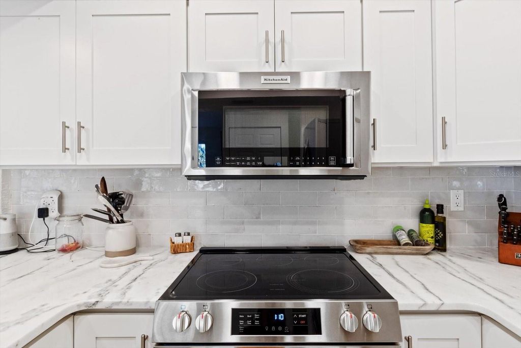 Image 17 of property listing at 1637 SE PARADISE CIRCLE W 101, Crystal River, FL 34429