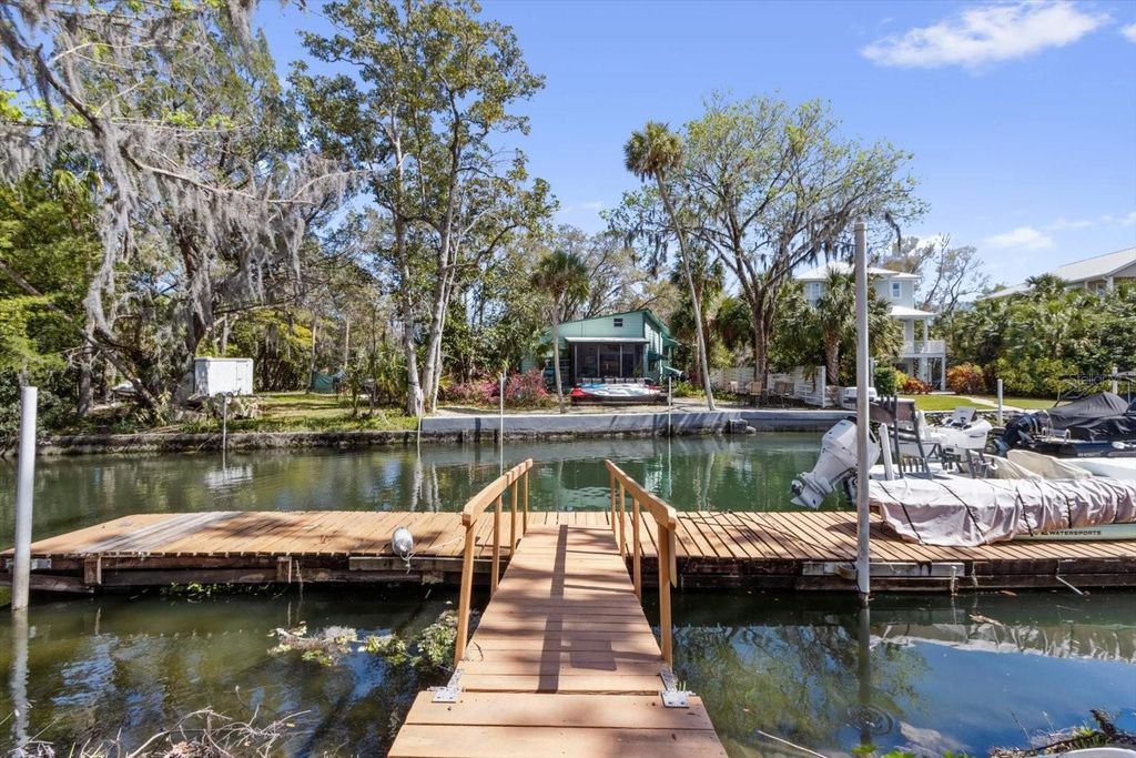 Image 42 of property listing at 1637 SE PARADISE CIRCLE W 101, Crystal River, FL 34429