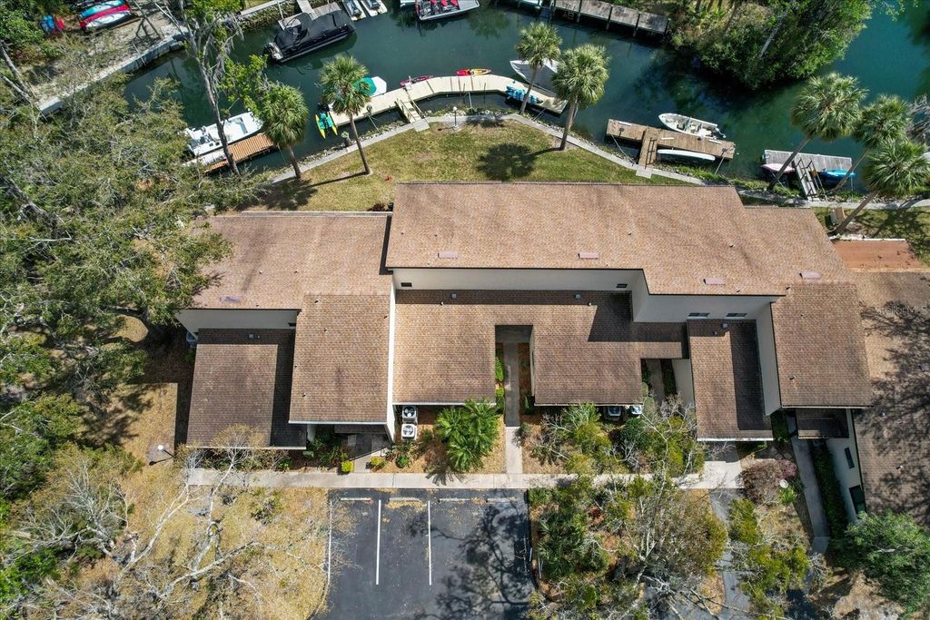 Image 45 of property listing at 1637 SE PARADISE CIRCLE W 101, Crystal River, FL 34429