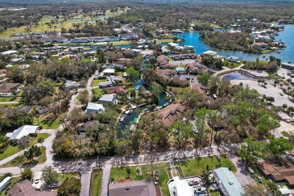 Image 52 of property listing at 1637 SE PARADISE CIRCLE W 101, Crystal River, FL 34429