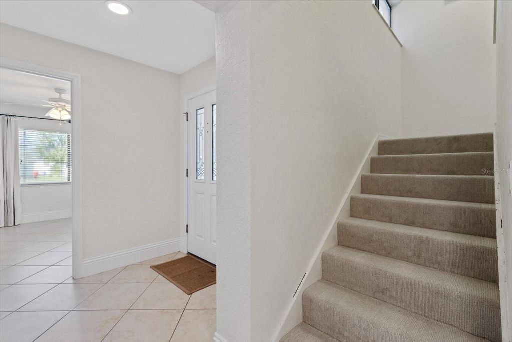 Image 7 of property listing at 1637 SE PARADISE CIRCLE W 101, Crystal River, FL 34429