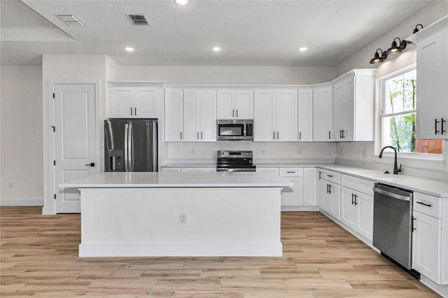 12423 SW 45 STREET, Ocala, FL 34481
