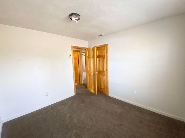 910 11th Avenue NW, Rio Rancho, NM 87144