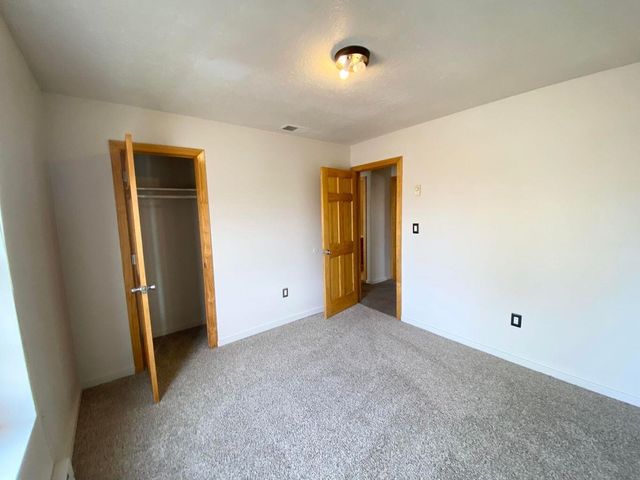 910 11th Avenue NW, Rio Rancho, NM 87144