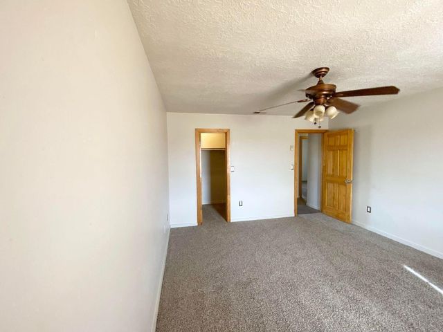 910 11th Avenue NW, Rio Rancho, NM 87144