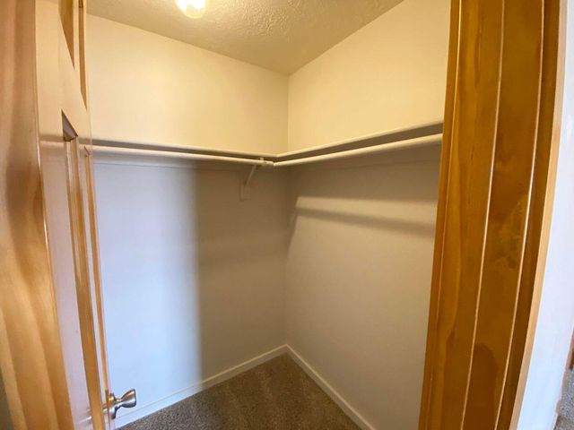 910 11th Avenue NW, Rio Rancho, NM 87144