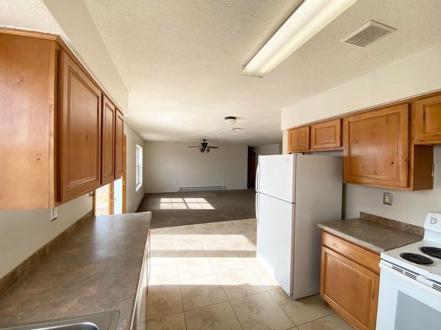 910 11th Avenue NW, Rio Rancho, NM 87144