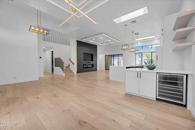 4410 E TURNEY Avenue, Phoenix, AZ 85018