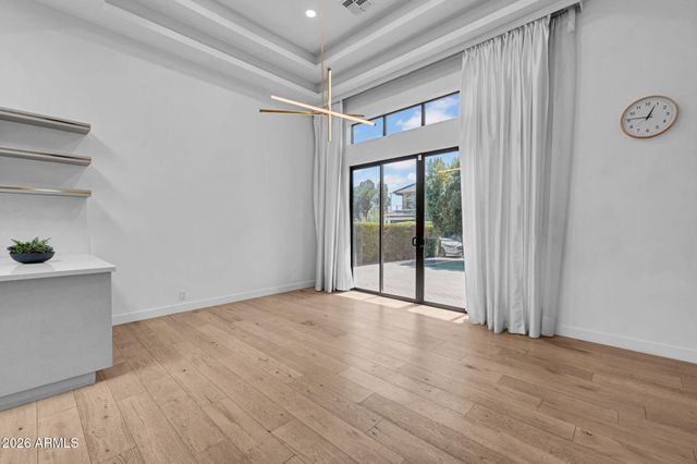4410 E TURNEY Avenue, Phoenix, AZ 85018
