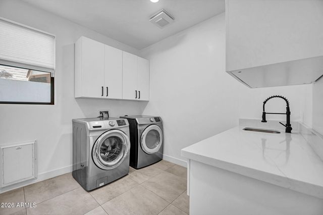 4410 E TURNEY Avenue, Phoenix, AZ 85018