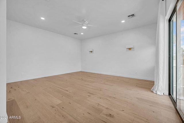 4410 E TURNEY Avenue, Phoenix, AZ 85018