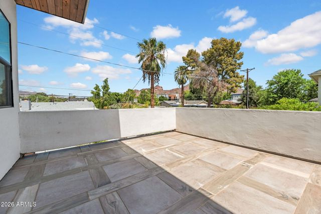 4410 E TURNEY Avenue, Phoenix, AZ 85018