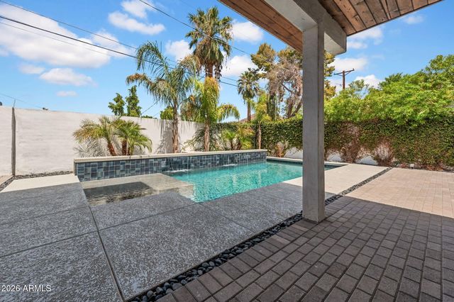 4410 E TURNEY Avenue, Phoenix, AZ 85018