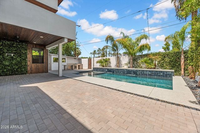 4410 E TURNEY Avenue, Phoenix, AZ 85018