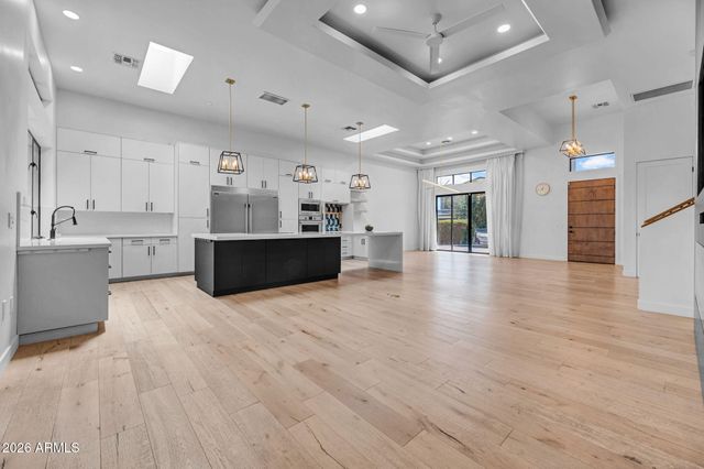 4410 E TURNEY Avenue, Phoenix, AZ 85018