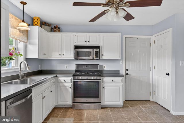 1338 MALLEABLE RD, Columbia, PA 17512