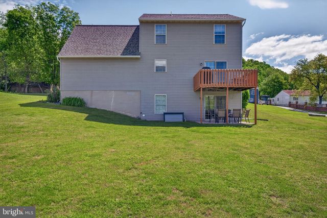1338 MALLEABLE RD, Columbia, PA 17512