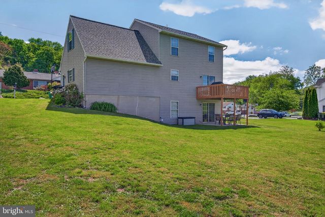 1338 MALLEABLE RD, Columbia, PA 17512