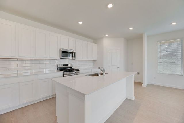 127 Loving Trail, Justin, TX 76247