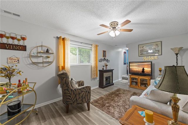 5328 NW 87th Court, Kansas City, MO 64154
