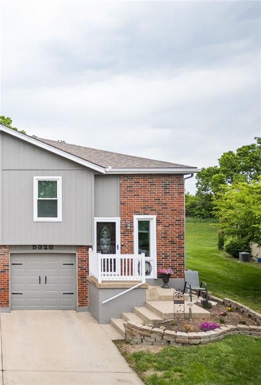 5328 NW 87th Court, Kansas City, MO 64154