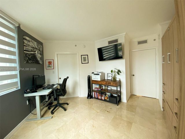 9055 SW 73rd Ct 908, Miami, FL 33156