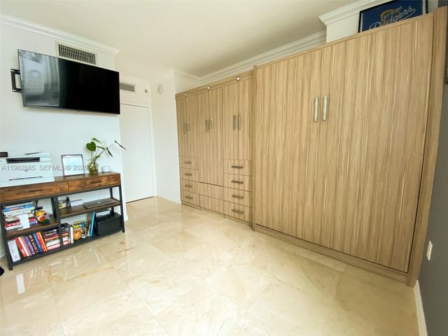 9055 SW 73rd Ct 908, Miami, FL 33156