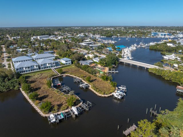 4659 SE Manatee Way, Stuart, FL 34997