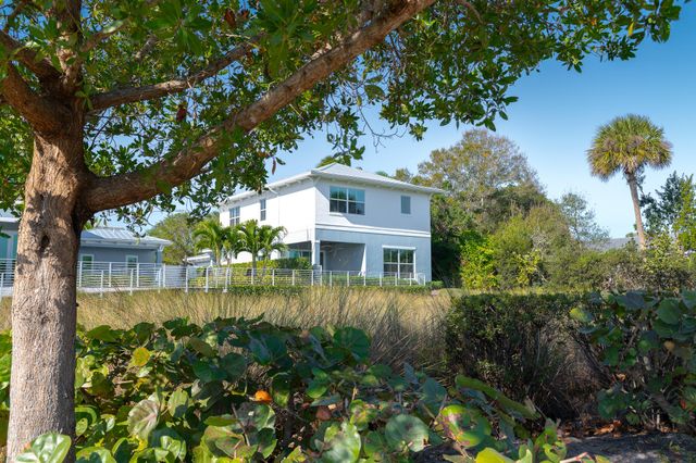 4659 SE Manatee Way, Stuart, FL 34997