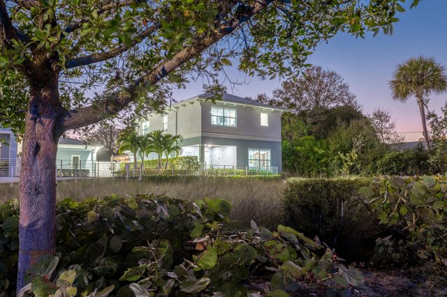 4659 SE Manatee Way, Stuart, FL 34997