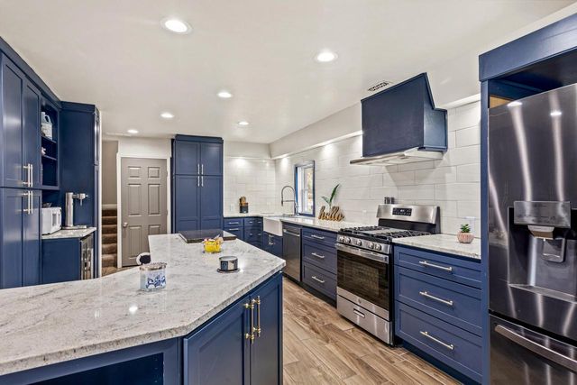 727 E Madison STREET, Oconomowoc, WI 53066