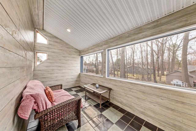 727 E Madison STREET, Oconomowoc, WI 53066