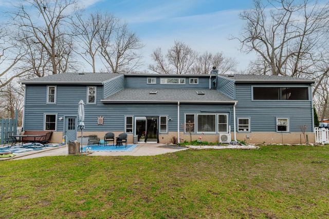 727 E Madison STREET, Oconomowoc, WI 53066