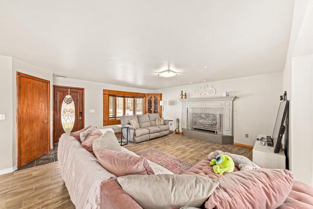 727 E Madison STREET, Oconomowoc, WI 53066