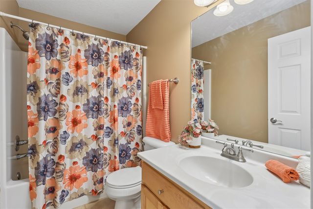 15407 Hammontree Drive, Urbandale, IA 50323