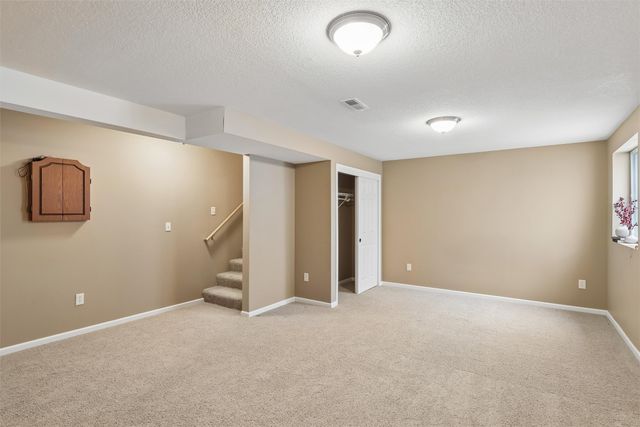 15407 Hammontree Drive, Urbandale, IA 50323