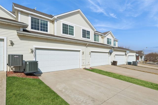 15407 Hammontree Drive, Urbandale, IA 50323