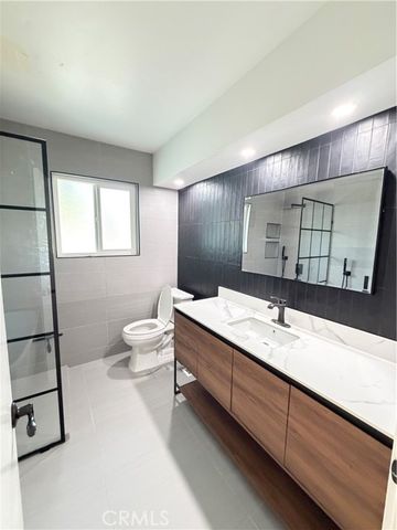 1527 W Palo Alto, Fresno, CA 93711