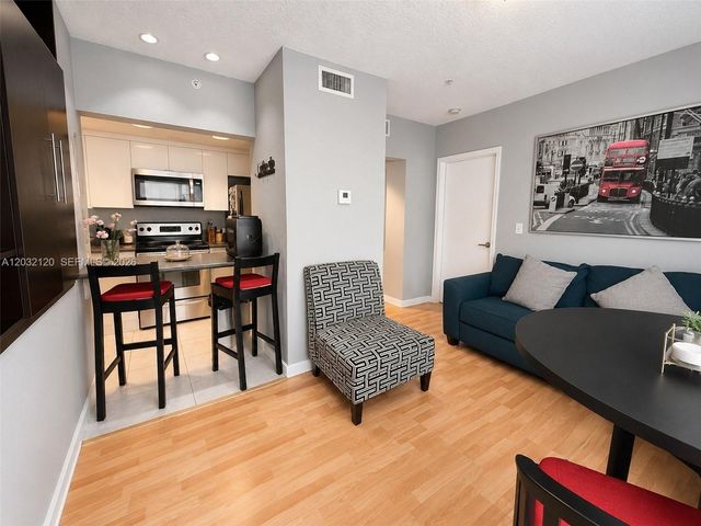 7326 Collins Avenue 203, Miami Beach, FL 33141