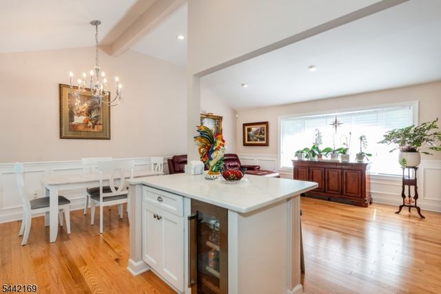 226 Winifred Dr, Totowa Boro, NJ 07512
