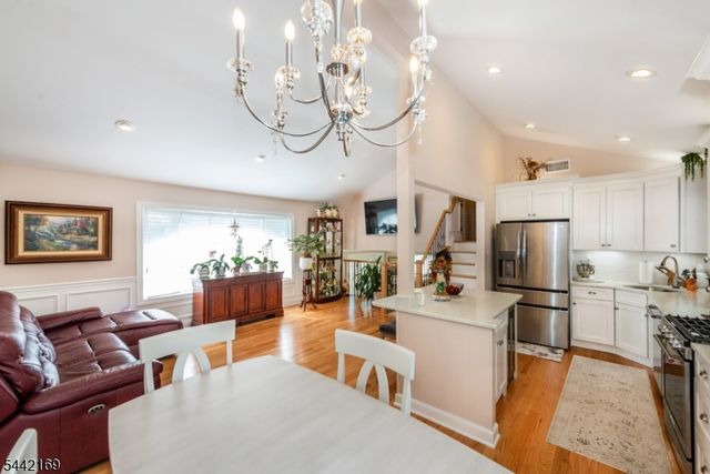 226 Winifred Dr, Totowa Boro, NJ 07512