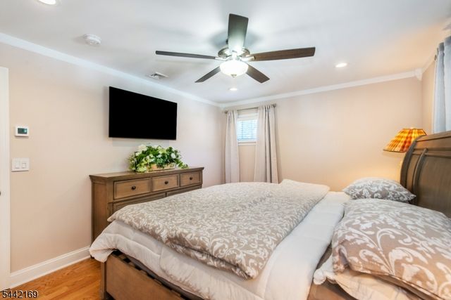 226 Winifred Dr, Totowa Boro, NJ 07512