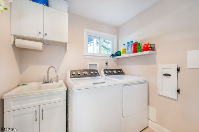 226 Winifred Dr, Totowa Boro, NJ 07512