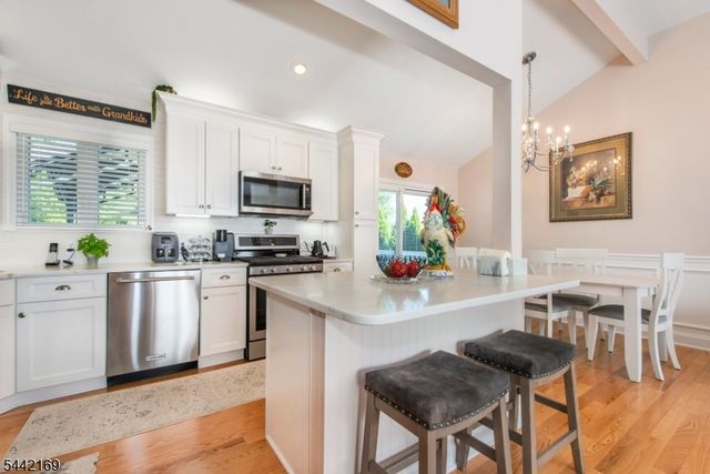 226 Winifred Dr, Totowa Boro, NJ 07512