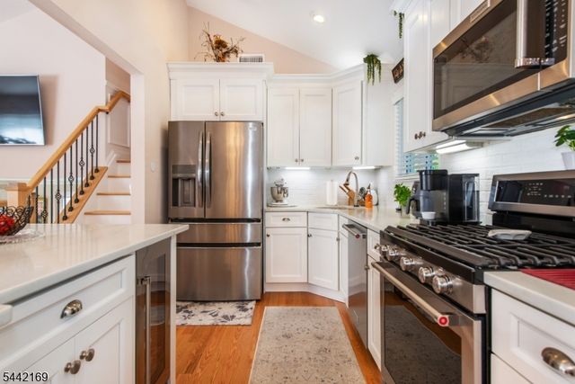 226 Winifred Dr, Totowa Boro, NJ 07512