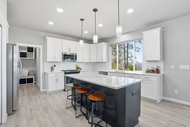 9111 N Rosebury Ln, Spokane, WA 99208