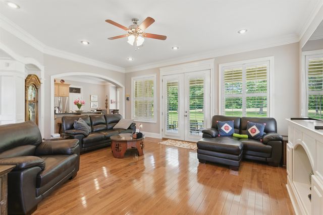 115 MEADOWBROOK DR, Bolivar, TN 38008